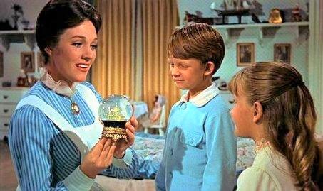 Mary poppins avec enfants boule dans chambre