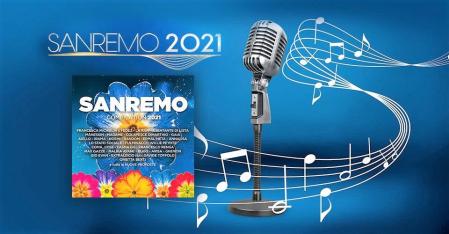 Sanremo 2021 con microfono e fiori